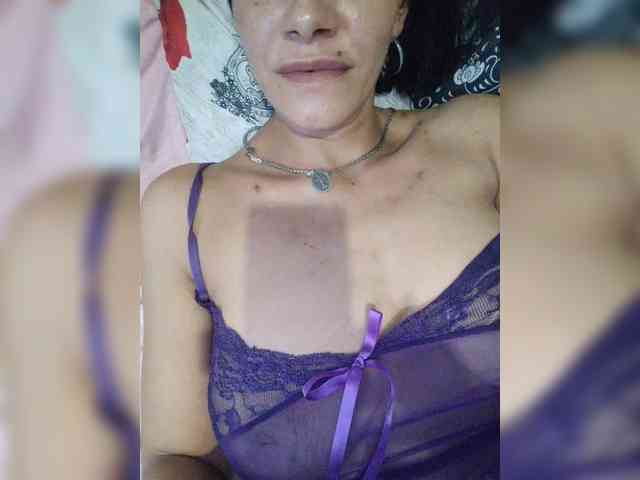 Lois-Lorrie webcam