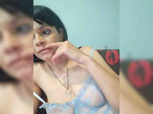 Lois-Lorrie webcam