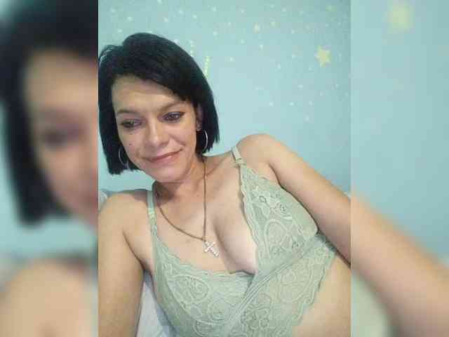 Lois-Lorrie webcam