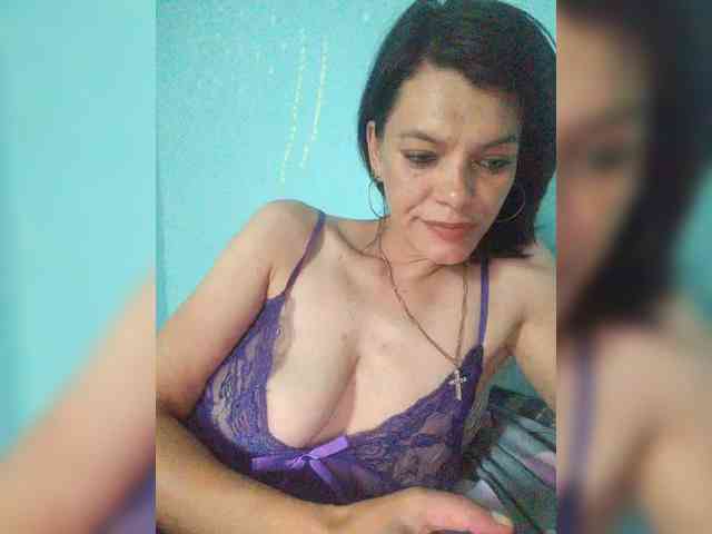 Lois-Lorrie webcam