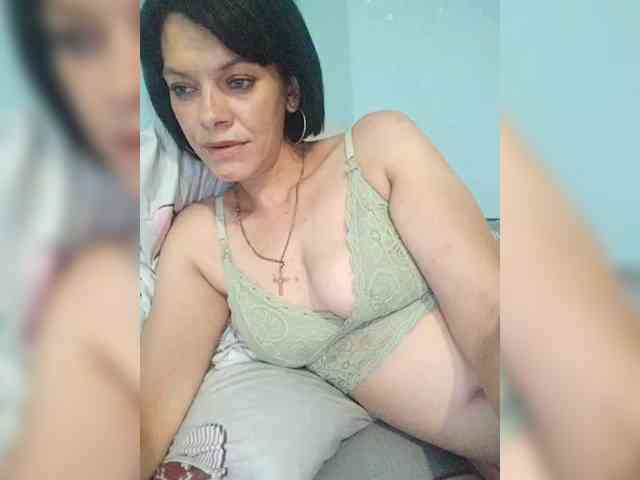 Lois-Lorrie webcam