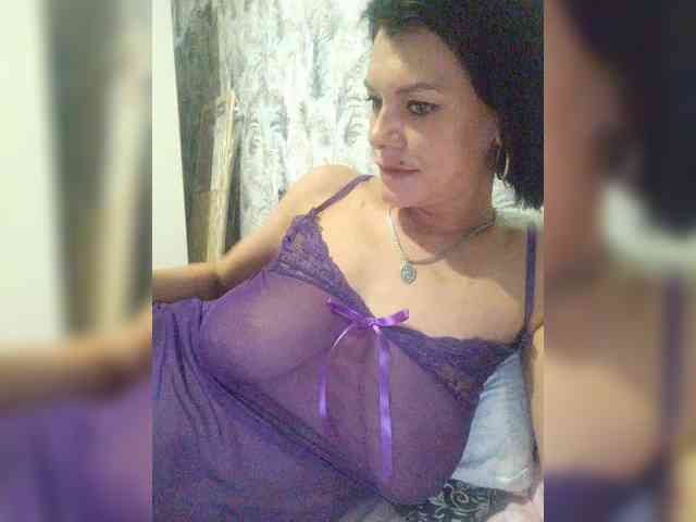 Lois-Lorrie webcam