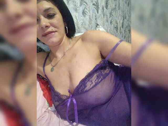 Lois-Lorrie webcam