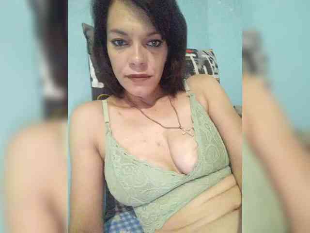 Lois-Lorrie webcam