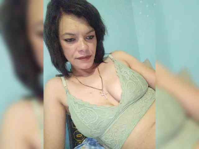 Lois-Lorrie webcam
