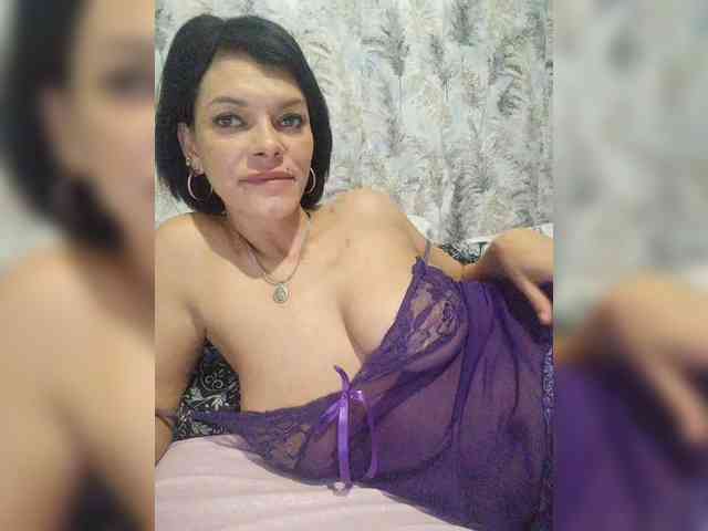 Lois-Lorrie webcam