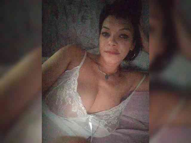 Lois-Lorrie bongacams