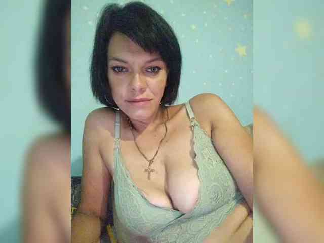 Lois-Lorrie webcam