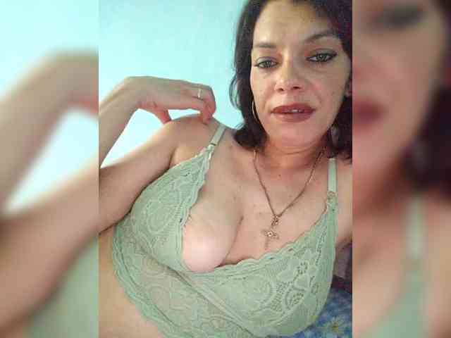 Lois-Lorrie webcam