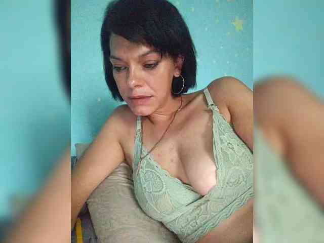 Lois-Lorrie webcam
