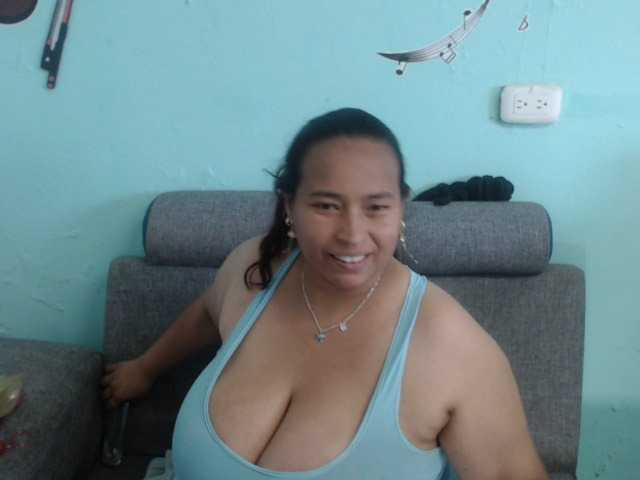 CamilaSexHot's BongaCams show and profile