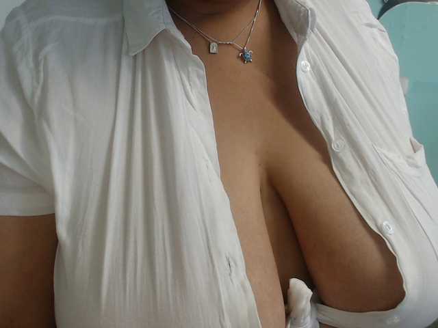 CamilaSexHot's BongaCams show and profile