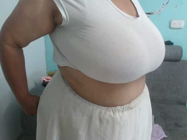 CamilaSexHot's BongaCams show and profile