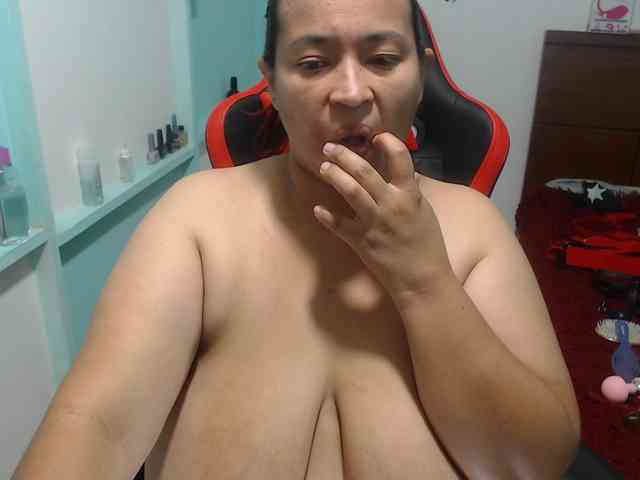 CamilaSexHot webcam