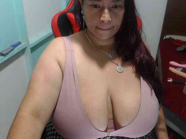CamilaSexHot webcam