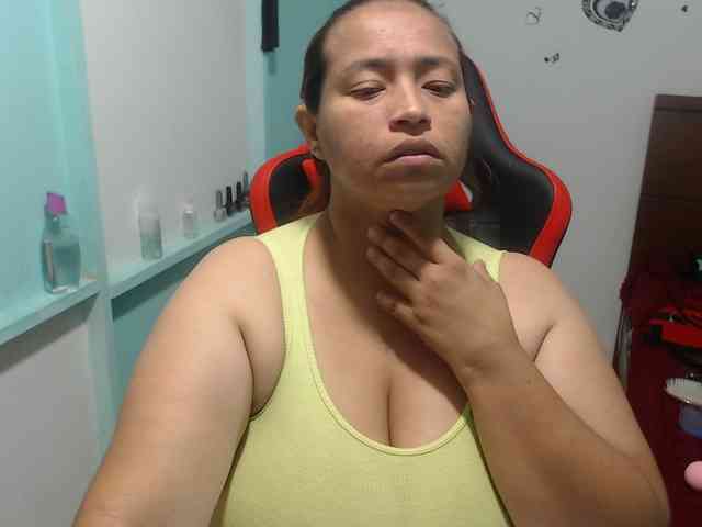 CamilaSexHot webcam