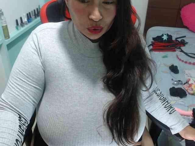 CamilaSexHot webcam