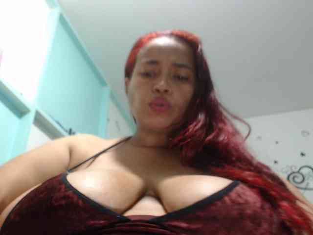 CamilaSexHot webcam
