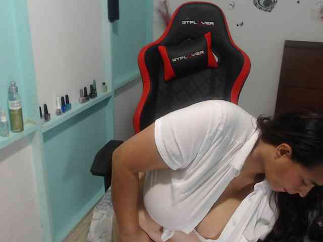 CamilaSexHot webcam