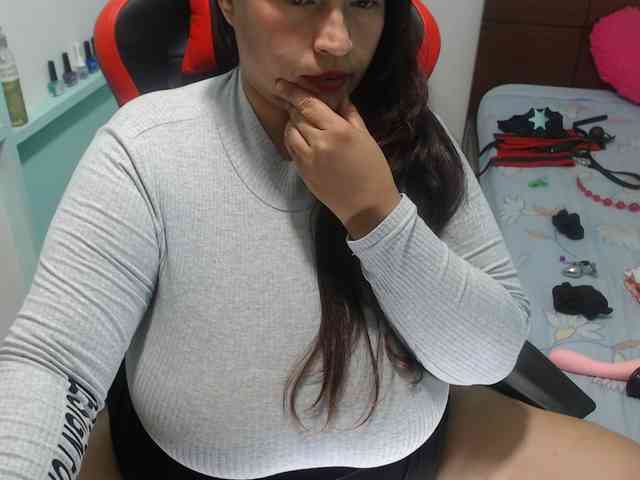 CamilaSexHot webcam