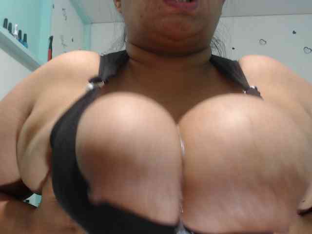 CamilaSexHot webcam