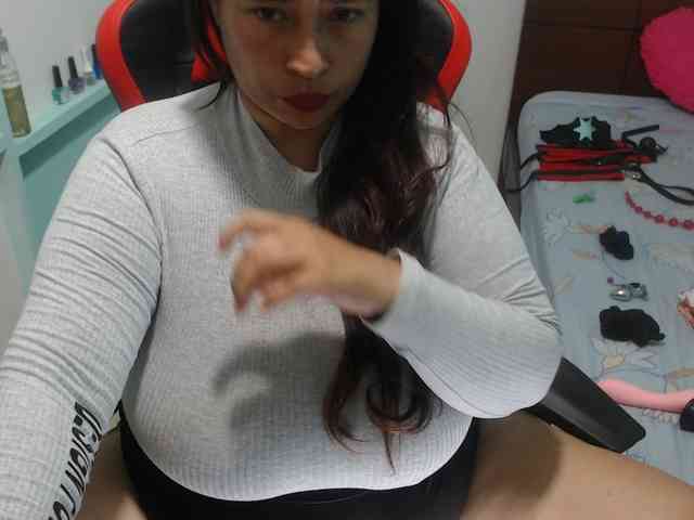 CamilaSexHot webcam