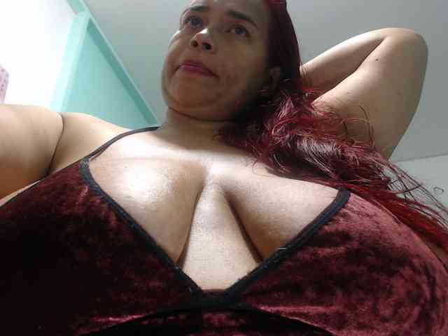 CamilaSexHot webcam