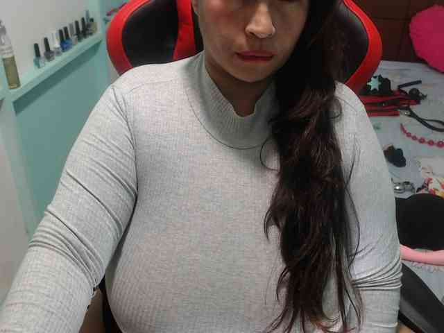 CamilaSexHot webcam