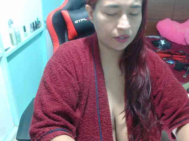 CamilaSexHot webcam