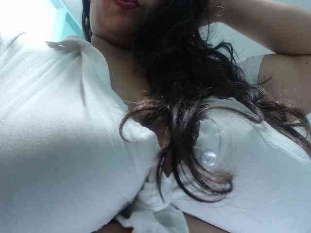 CamilaSexHot webcam