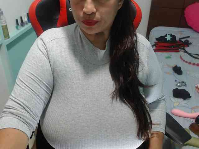 CamilaSexHot webcam