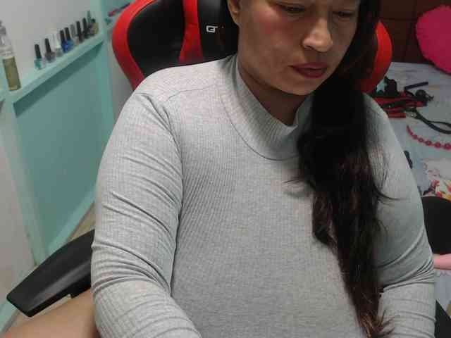 CamilaSexHot webcam