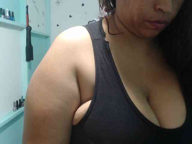CamilaSexHot webcam