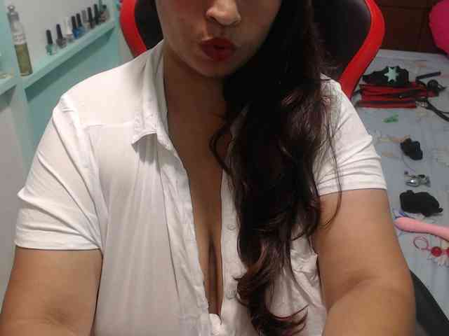 CamilaSexHot webcam