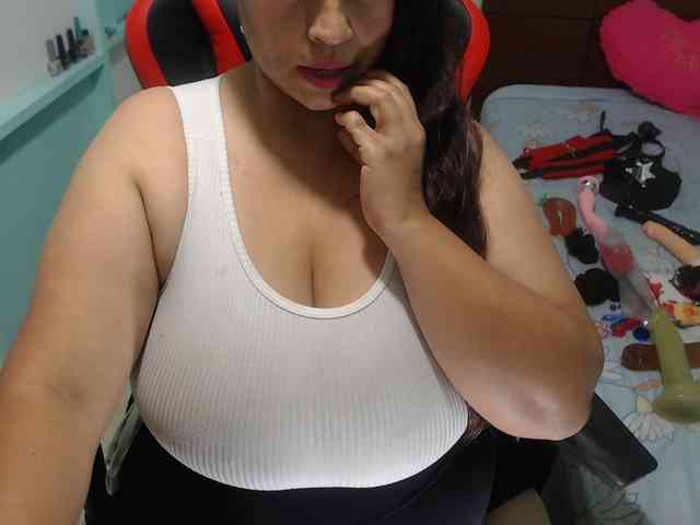 CamilaSexHot webcam