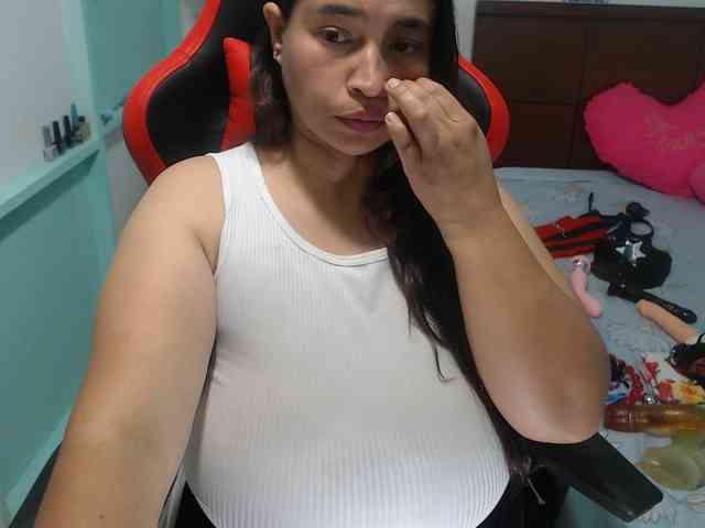 CamilaSexHot webcam