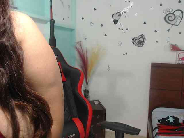 CamilaSexHot webcam