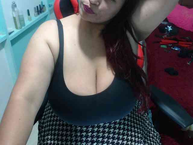 CamilaSexHot webcam