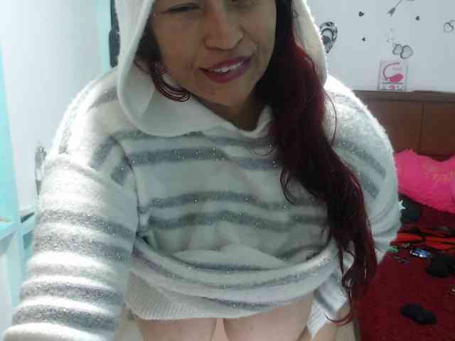 CamilaSexHot webcam