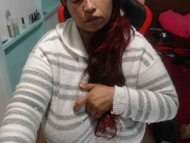 CamilaSexHot webcam