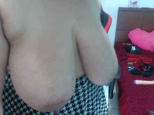 CamilaSexHot webcam