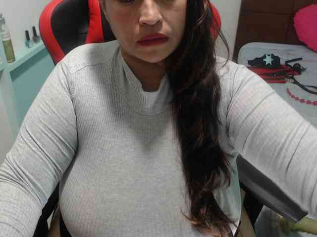 CamilaSexHot webcam