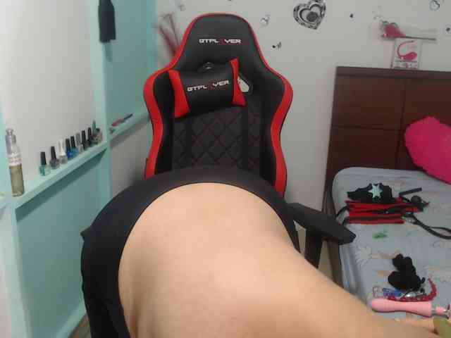 CamilaSexHot webcam