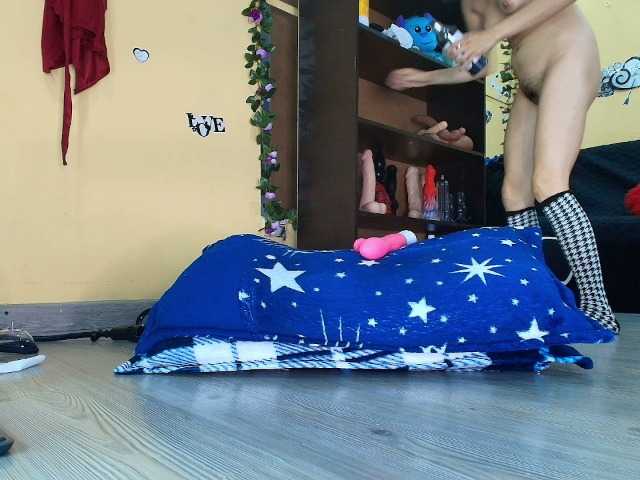 HottCandy21 from BongaCams