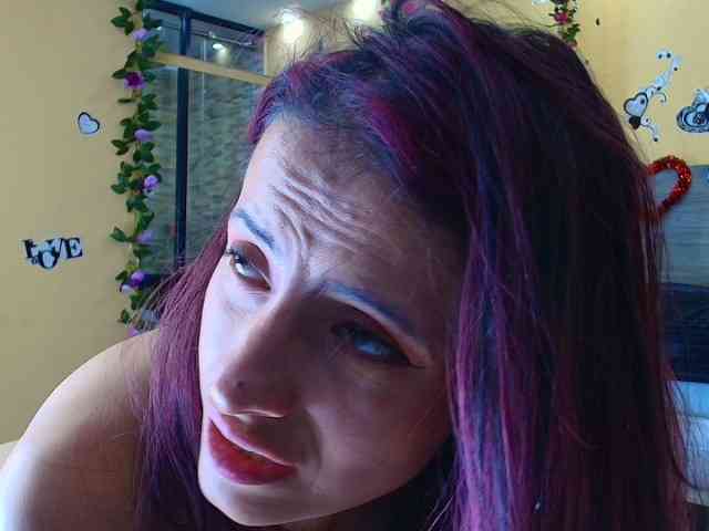 HottCandy21 webcam