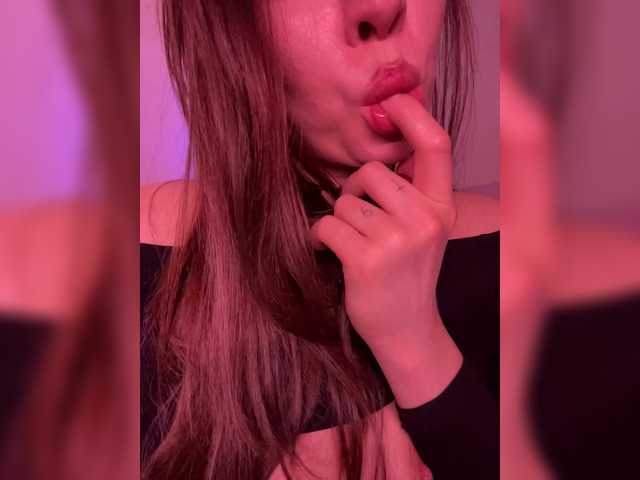 FoxyAlisa's BongaCams show and profile