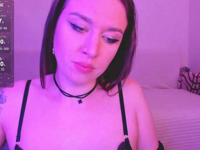 FoxyAlisa's BongaCams show and profile