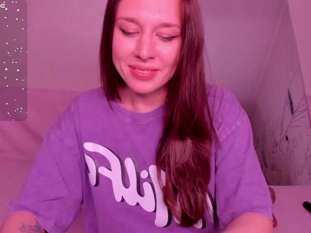 FoxyAlisa's BongaCams show and profile