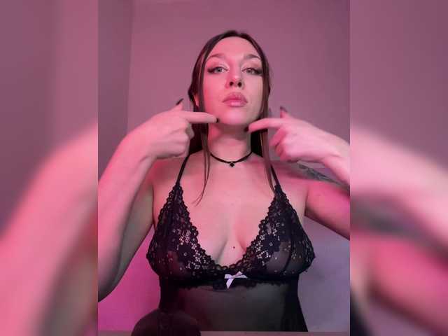 FoxyAlisa's BongaCams show and profile