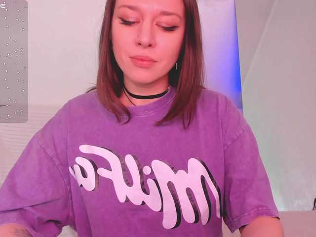 FoxyAlisa's BongaCams show and profile